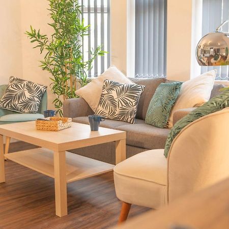Principality Suites; Three Bed By Property Promise Кардиф Екстериор снимка