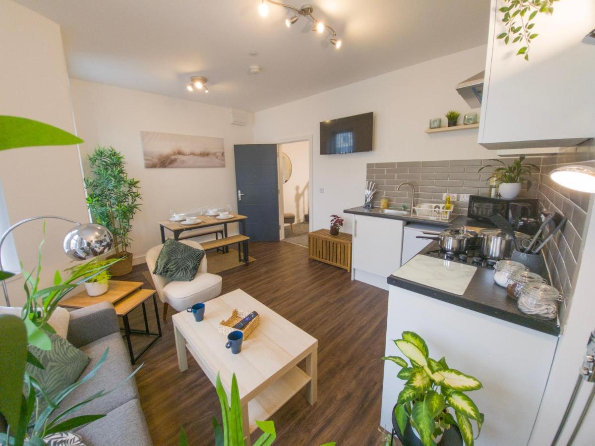 Principality Suites; Three Bed By Property Promise Кардиф Екстериор снимка