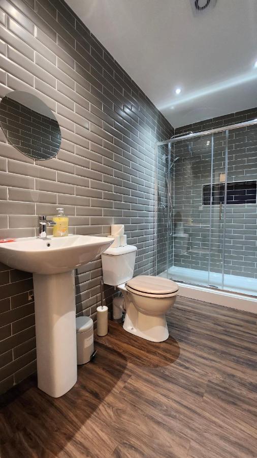 Principality Suites; Three Bed By Property Promise Кардиф Екстериор снимка
