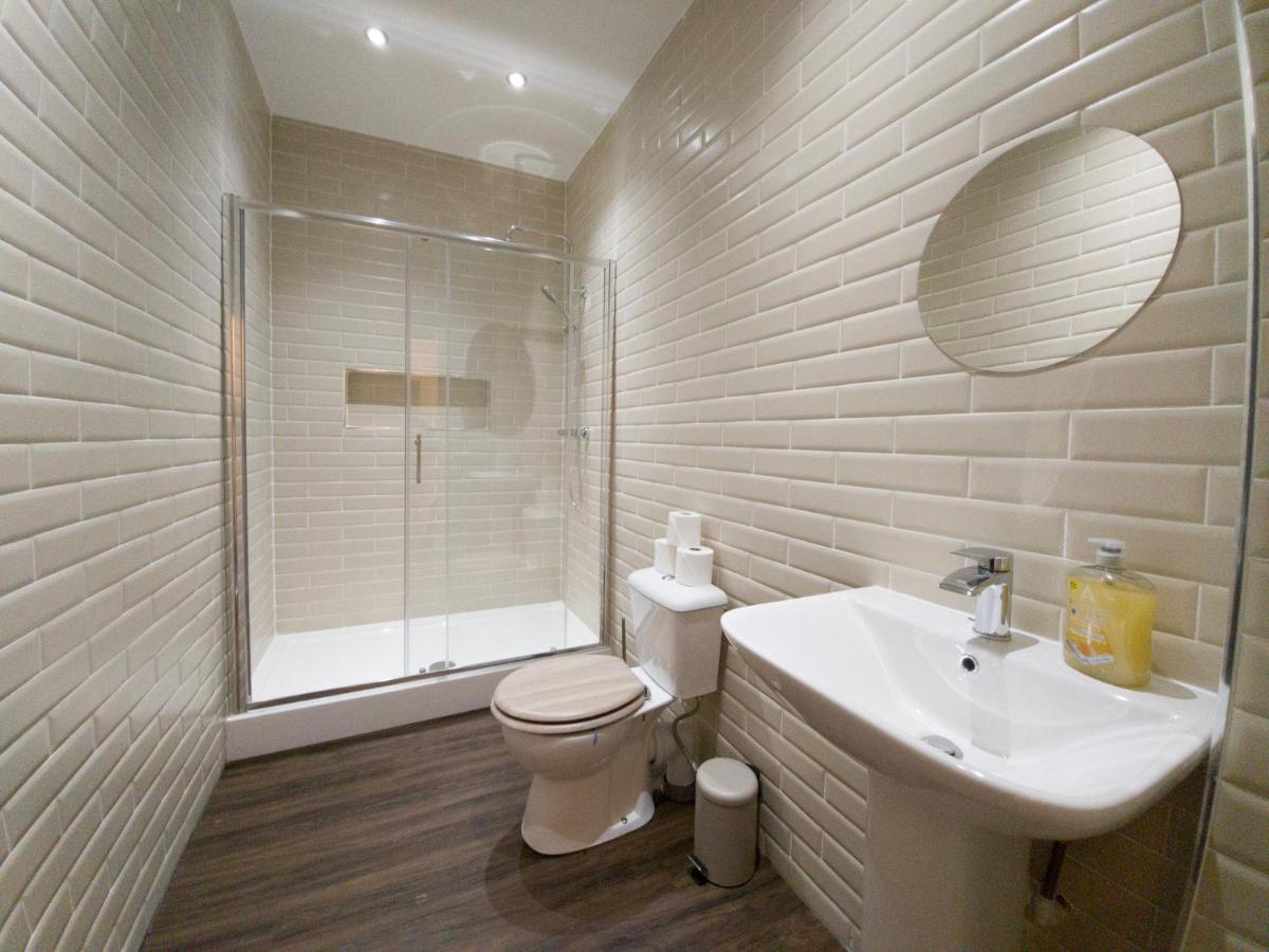 Principality Suites; Three Bed By Property Promise Кардиф Екстериор снимка