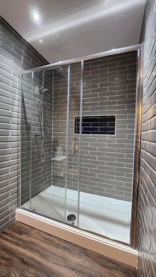 Principality Suites; Three Bed By Property Promise Кардиф Екстериор снимка
